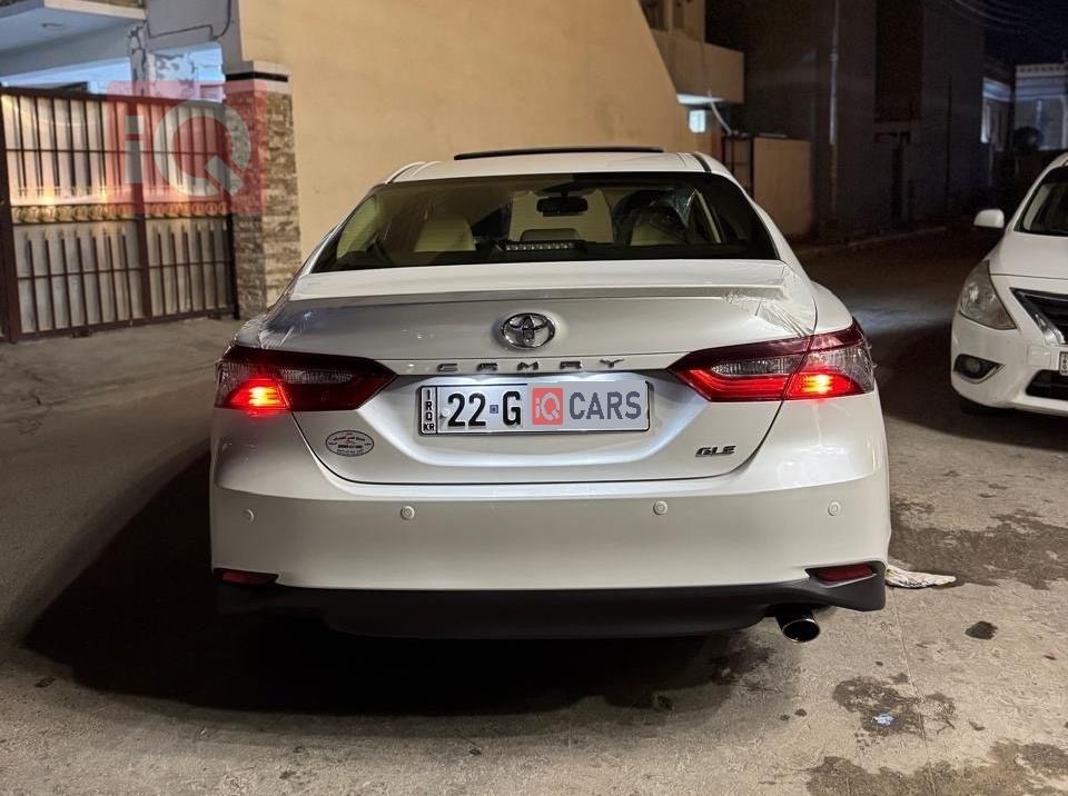 تۆیۆتا کامری